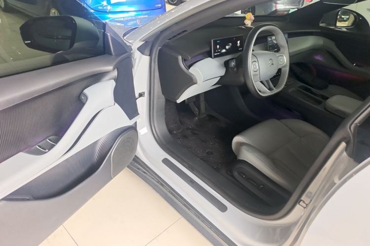 Used Nio ET5 2022 75 kWh Driver Seat