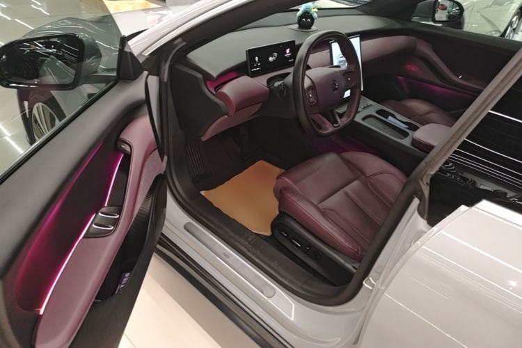 Used Nio ET5 2022 75 kWh Driver Seat