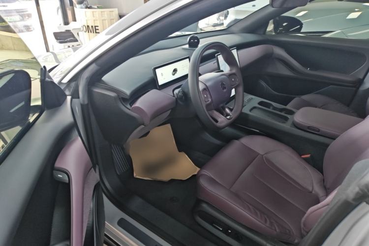 Used Nio ET5 2022 75 kWh Driver Seat