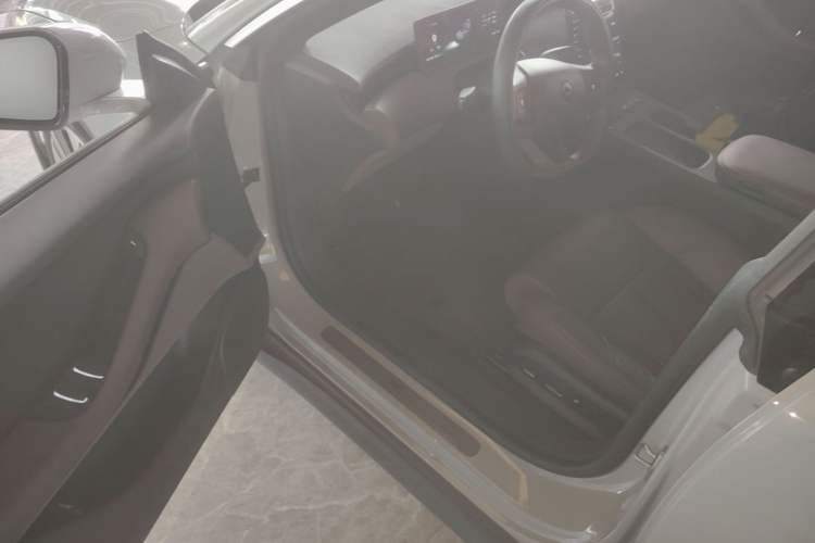 Used Nio ET5 2022 75 kWh Driver Seat