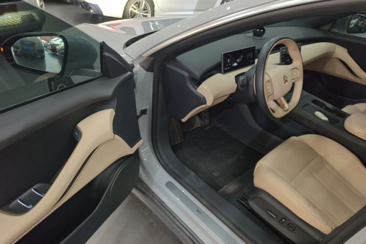 Used Nio ET5 2022 75 kWh Driver Seat