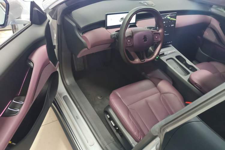 Used Nio ET5 2022 75 kWh Driver Seat