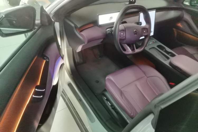 Used Nio ET5 2022 75 kWh Driver Seat