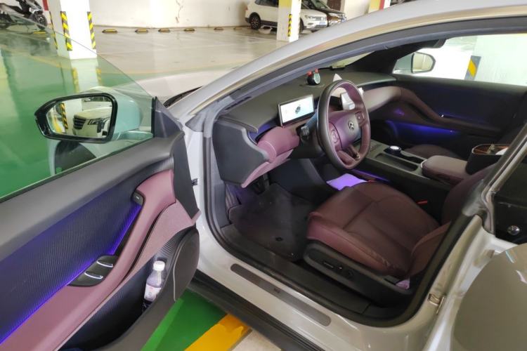 Used Nio ET5 2022 75 kWh Driver Seat
