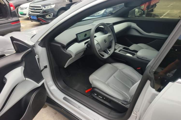 Used Nio ET5 2022 75 kWh Driver Seat