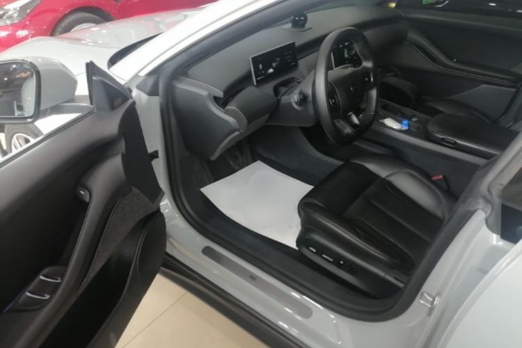 Used Nio ET5 2022 75 kWh Driver Seat