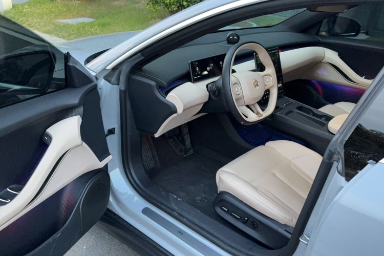 Used Nio ET5 2022 75 kWh Driver Seat