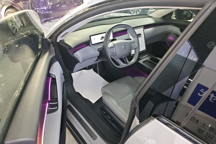 Used Nio ET5 2022 75 kWh Driver Seat