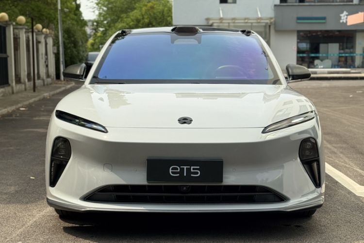 Used Nio ET5 2022 75 kWh Exterior 1