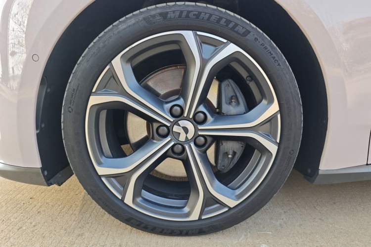 Used Nio ET5 2022 75 kWh Exterior 12