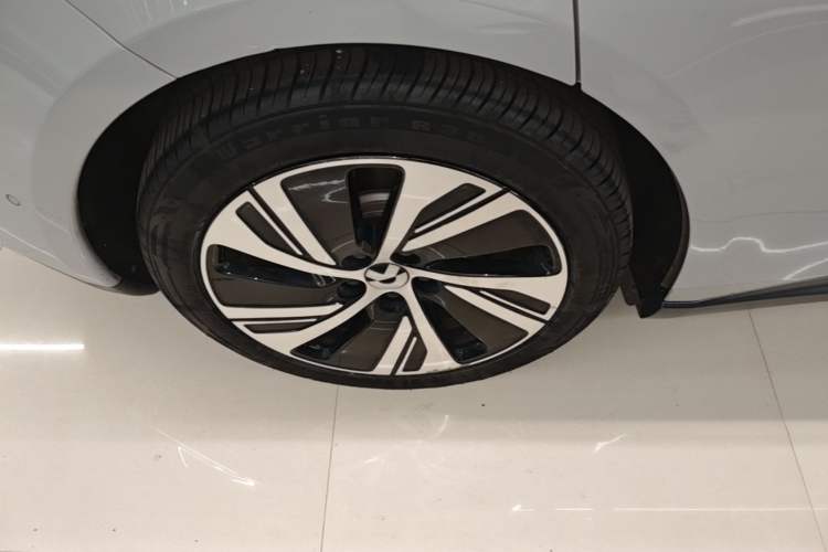 Used Nio ET5 2022 75 kWh Exterior 2