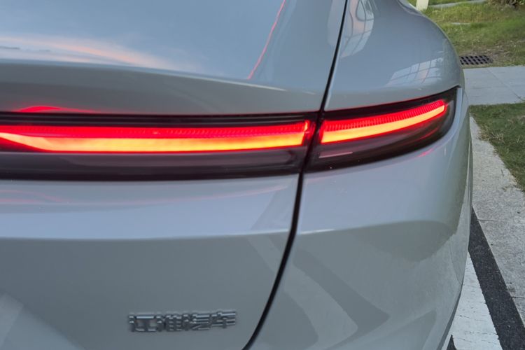 Used Nio ET5 2022 75 kWh Exterior 4