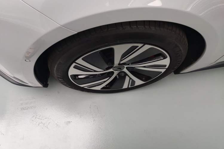 Used Nio ET5 2022 75 kWh Exterior 4
