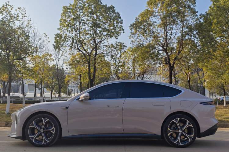 Used Nio ET5 2022 75 kWh Exterior 6