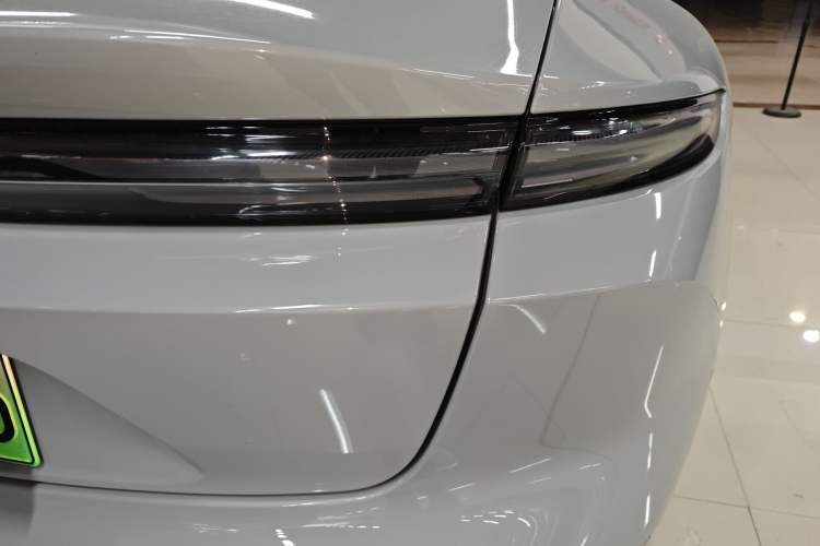 Used Nio ET5 2022 75 kWh Exterior 6