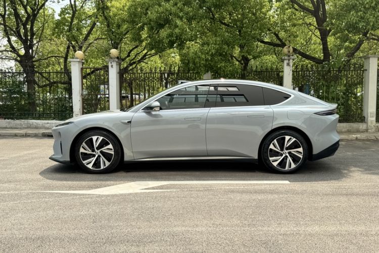 Used Nio ET5 2022 75 kWh Exterior 6