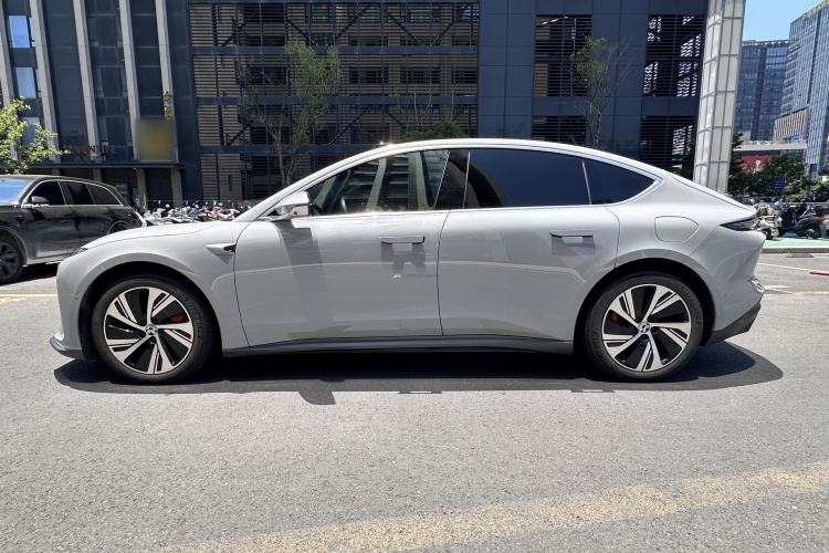 Used Nio ET5 2022 75 kWh Exterior 7