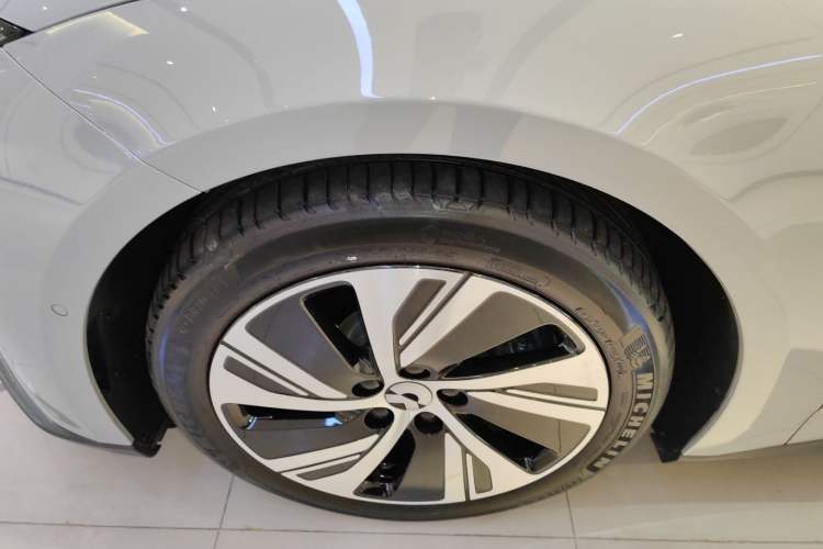 Used Nio ET5 2022 75 kWh Exterior 7