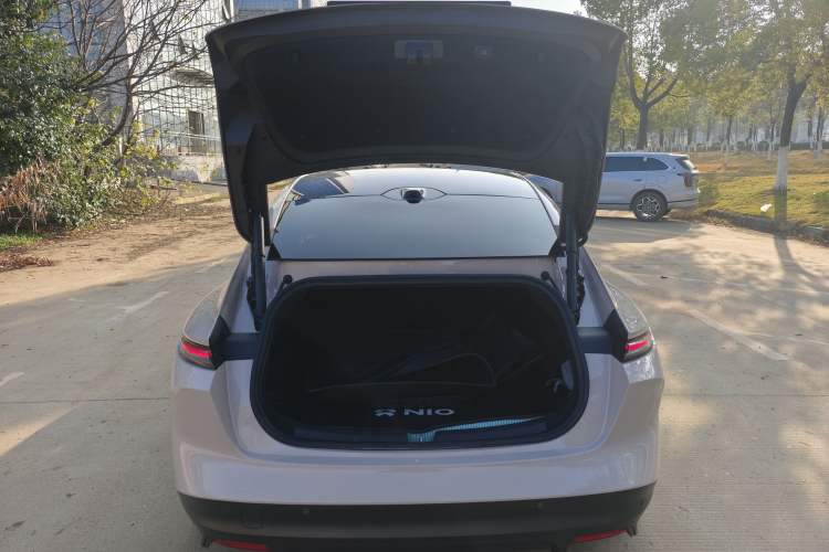 Used Nio ET5 2022 75 kWh Exterior 8