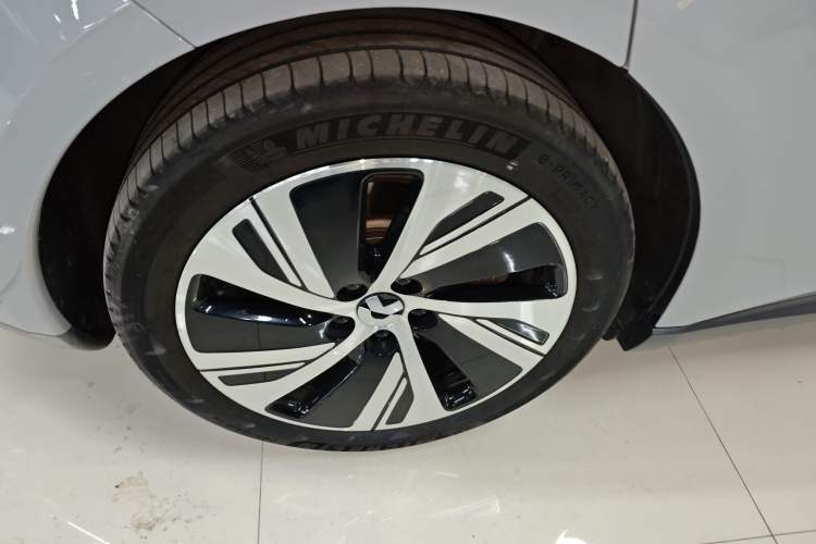 Used Nio ET5 2022 75 kWh Exterior 8