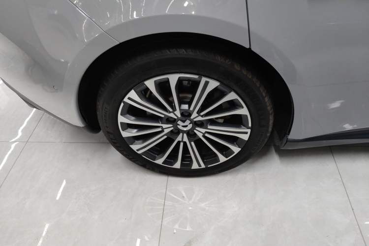 Used Nio ET5 2022 75 kWh Exterior 8