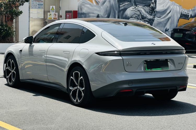 Used Nio ET5 2022 75 kWh Exterior 8