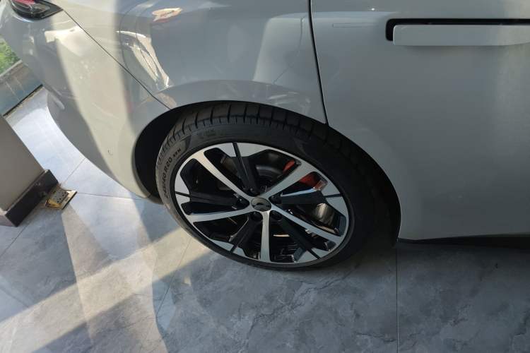 Used Nio ET5 2022 75 kWh Exterior 8