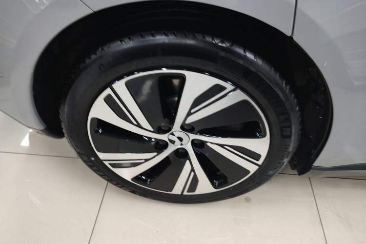 Used Nio ET5 2022 75 kWh Exterior 8