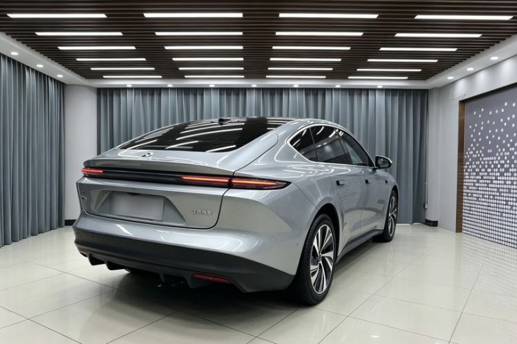 Used Nio ET5 2022 100 kWh Exterior 8