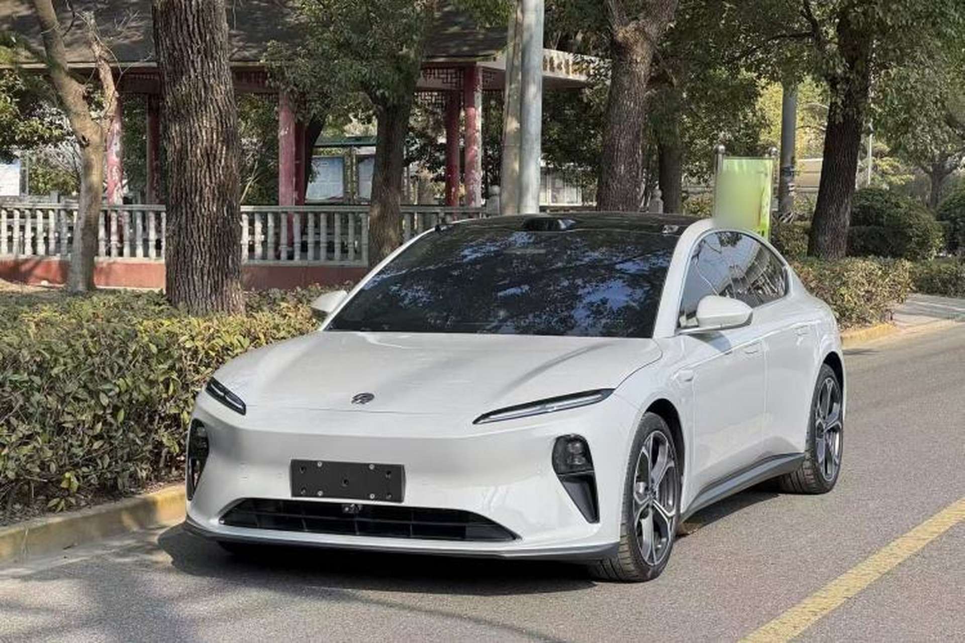 Used Nio ET5 2022 75 kWh Front Left 45 Deg