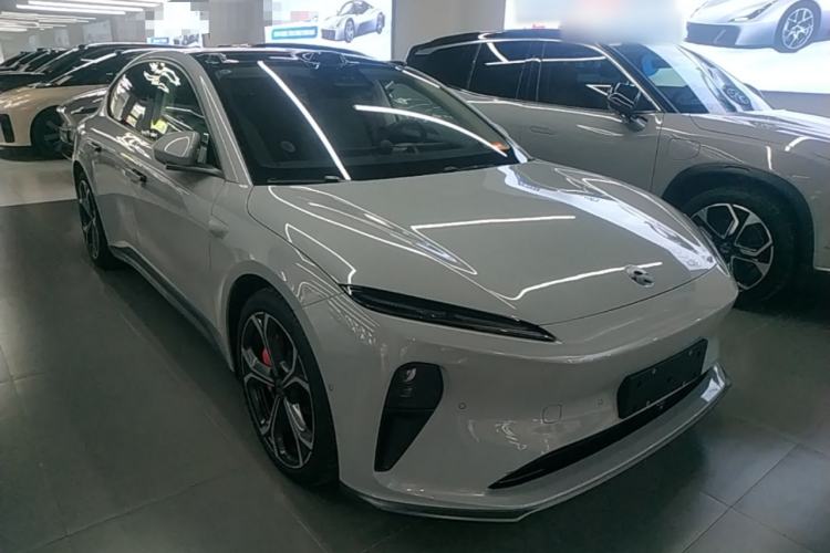 Used Nio ET5 2022 75 kWh Front Right 45 Deg