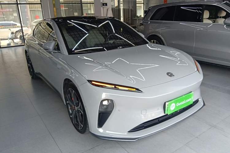 Used Nio ET5 2022 75 kWh Front Right 45 Deg