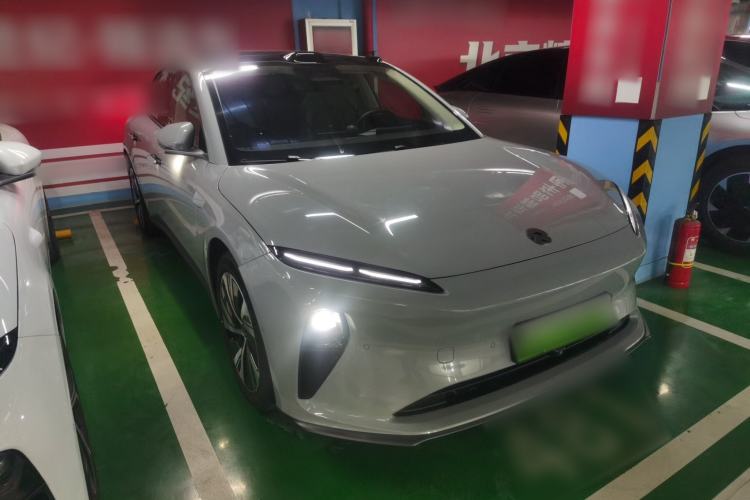 Used Nio ET5 2022 75 kWh Front Right 45 Deg