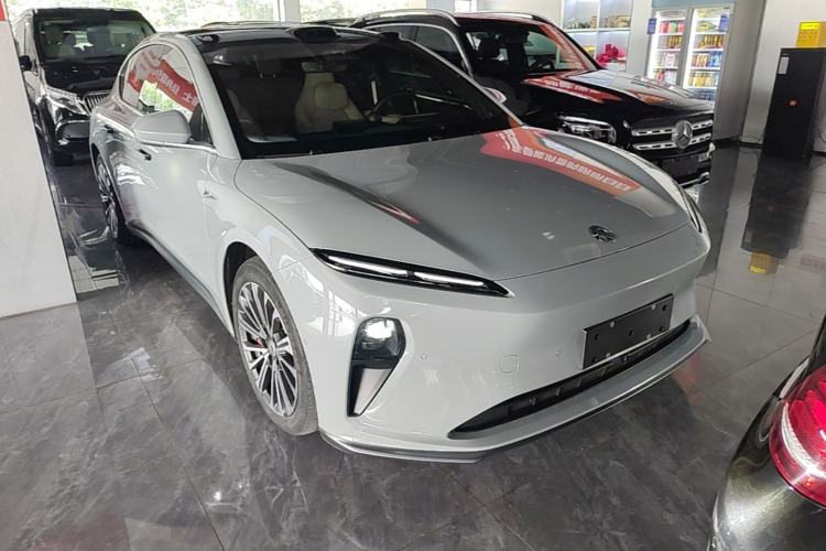Used Nio ET5 2022 75 kWh Front Right 45 Deg