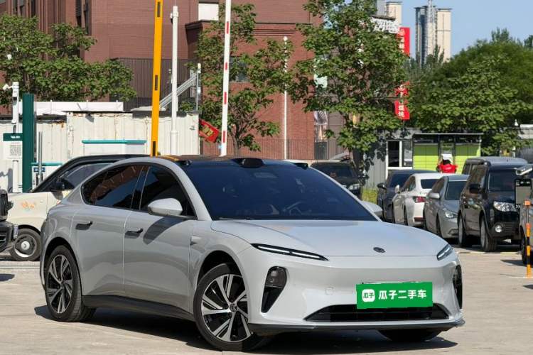 Used Nio ET5 2022 75 kWh Front Right 45 Deg