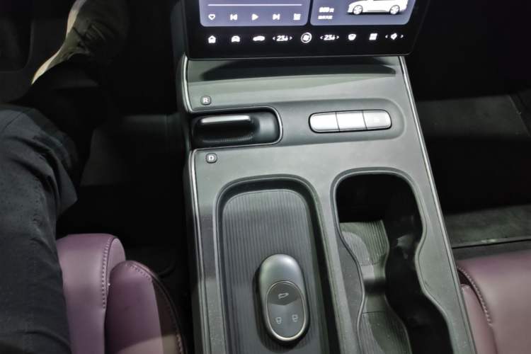 Used Nio ET5 2022 75 kWh Gear Lever