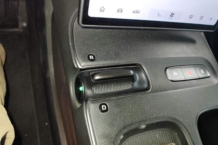 Used Nio ET5 2022 75 kWh Gear Lever