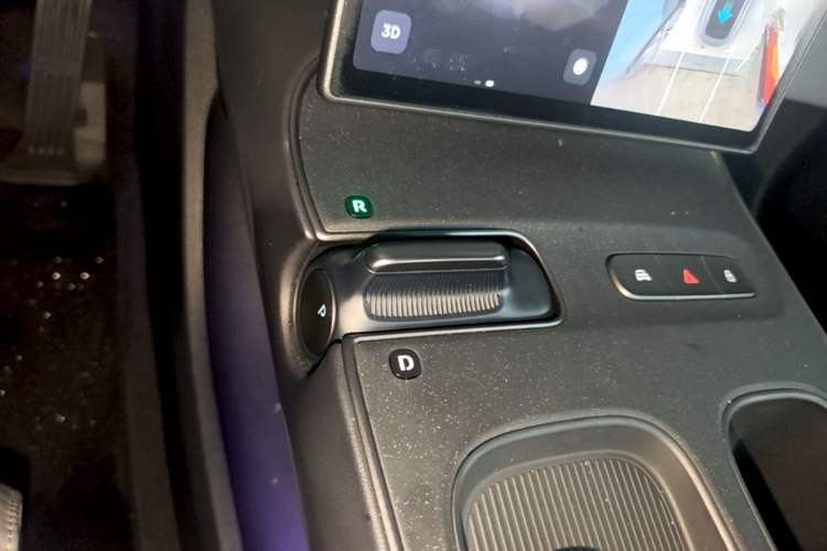 Used Nio ET5 2022 75 kWh Gear Lever