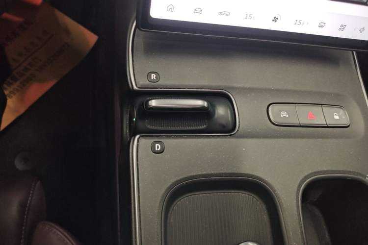 Used Nio ET5 2022 75 kWh Gear Lever