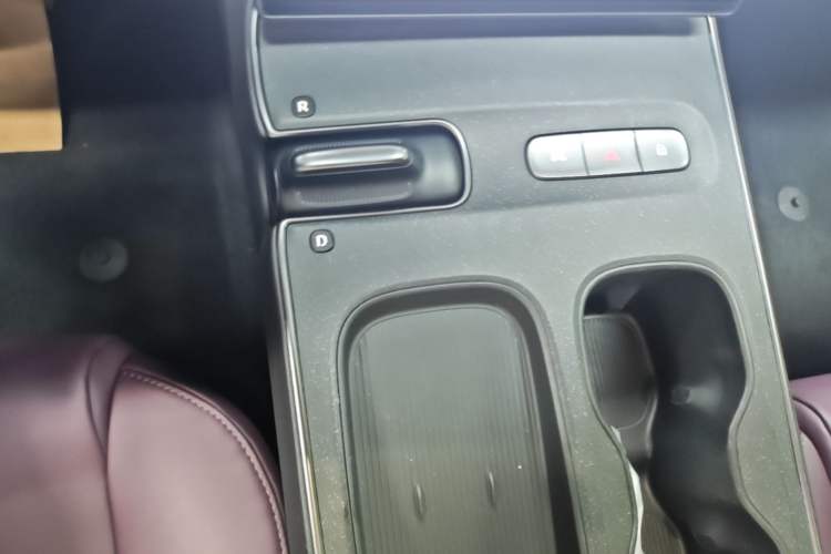 Used Nio ET5 2022 75 kWh Gear Lever