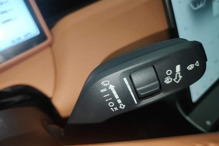Used Nio ET5 2022 75 kWh Gear Lever