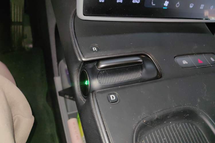 Used Nio ET5 2022 75 kWh Gear Lever