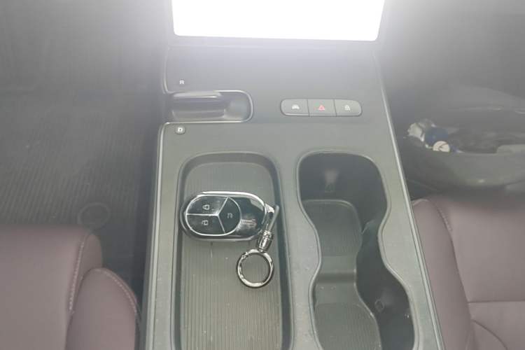 Used Nio ET5 2022 75 kWh Gear Lever