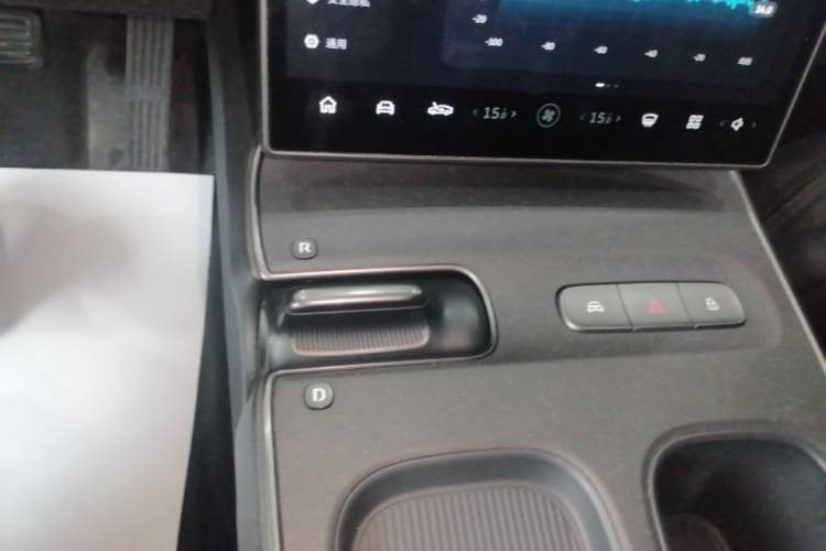 Used Nio ET5 2022 75 kWh Gear Lever