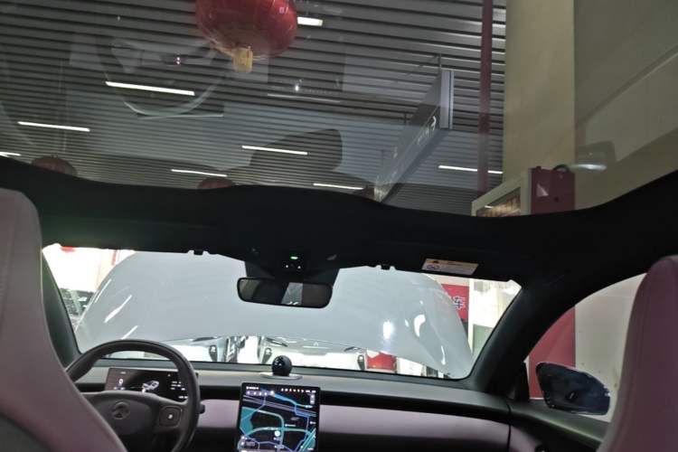 Used Nio ET5 2022 75 kWh Headliner