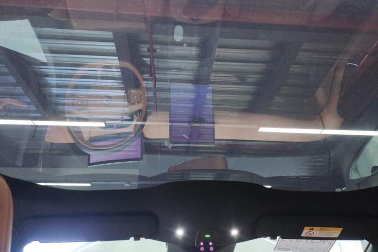 Used Nio ET5 2022 75 kWh Headliner