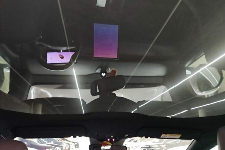 Used Nio ET5 2022 75 kWh Headliner