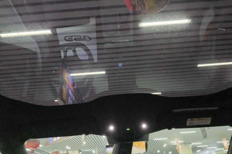 Used Nio ET5 2022 75 kWh Headliner