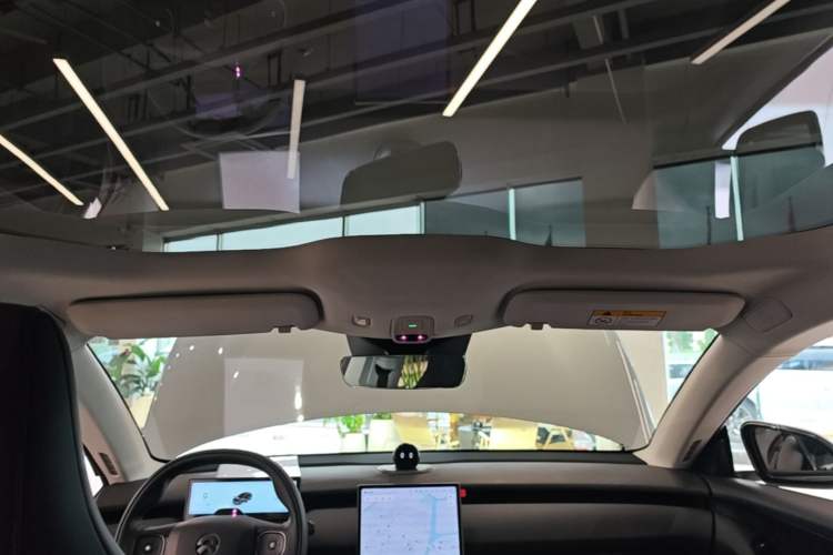 Used Nio ET5 2022 75 kWh Headliner