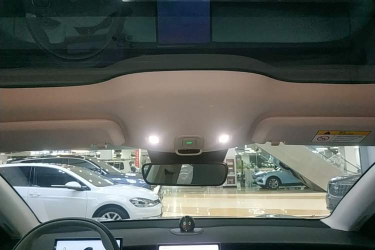 Used Nio ET5 2022 75 kWh Headliner